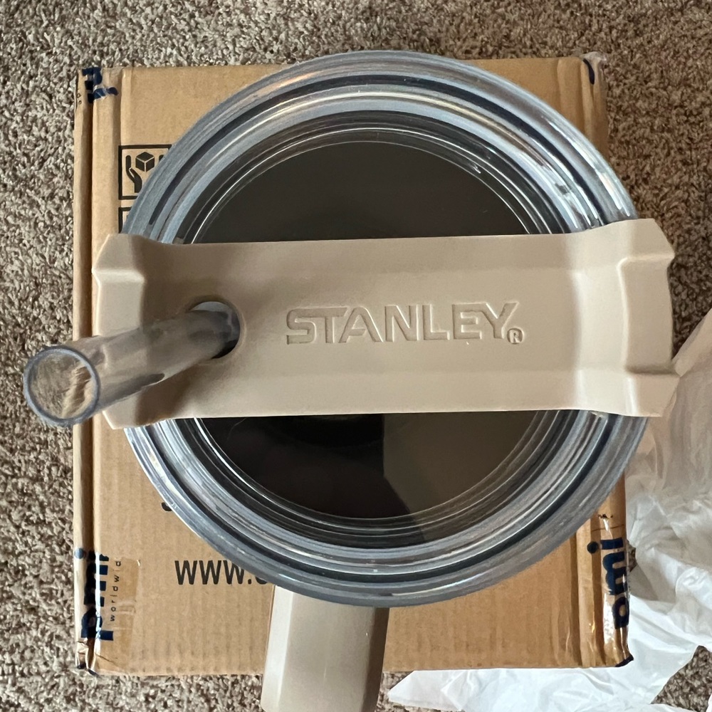 Stanley Adventure Quencher 40oz Travel Tumbler - Driftwood - Picture 6 of 6